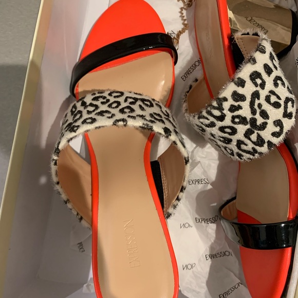 Brand New Expressions Sandals - Picture 13 of 14